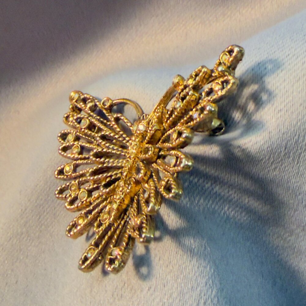 Oscar de la Renta Butterfly Brooch Gold Openwork 2.25" Vintage - Picture 4 of 8